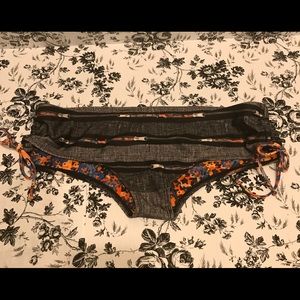 Body glove style bikini bottoms L zipper style♥️